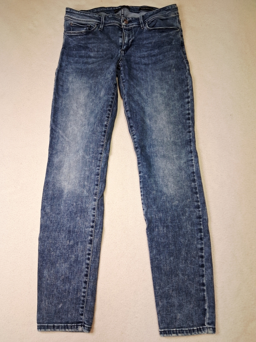 Guess Women's Skinny Jeans in Faded Blue Wash